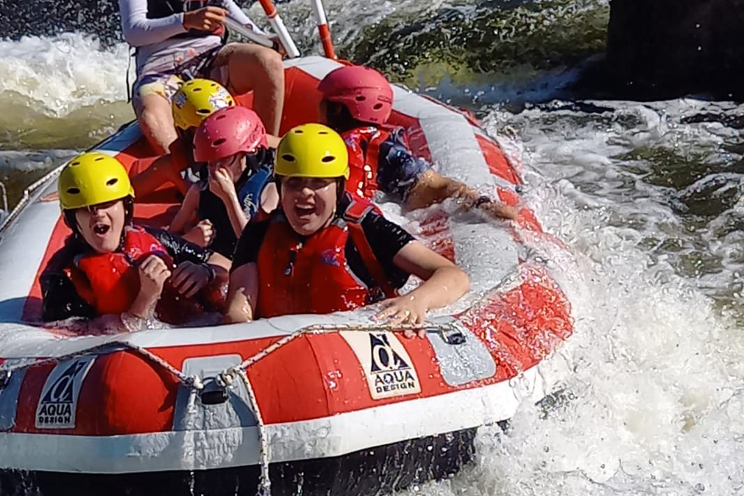 Pédiatrie: rafting sur l'Ourthe