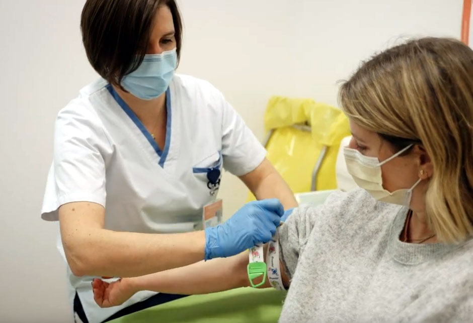 Découvrez le métier de soignant au CHC: Sarah, technologue en laboratoire