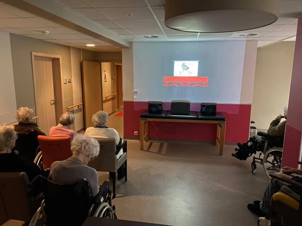 Séance de cinéma à la Résidence CHC Heusy