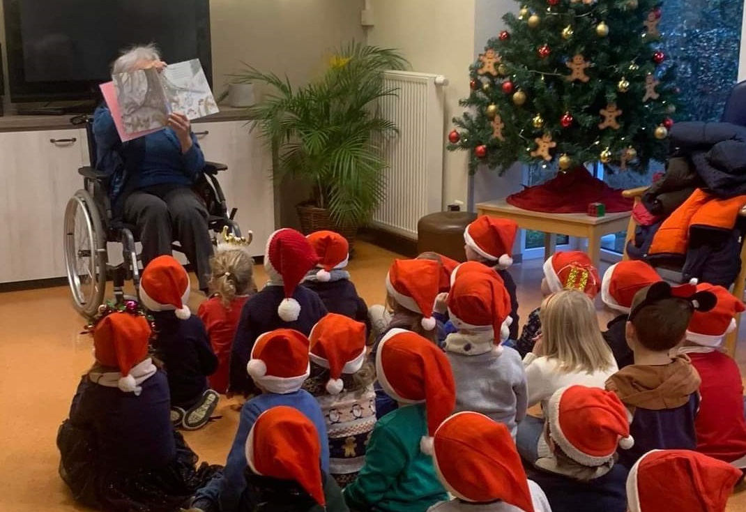 Lecture de contes de Noël à Racour