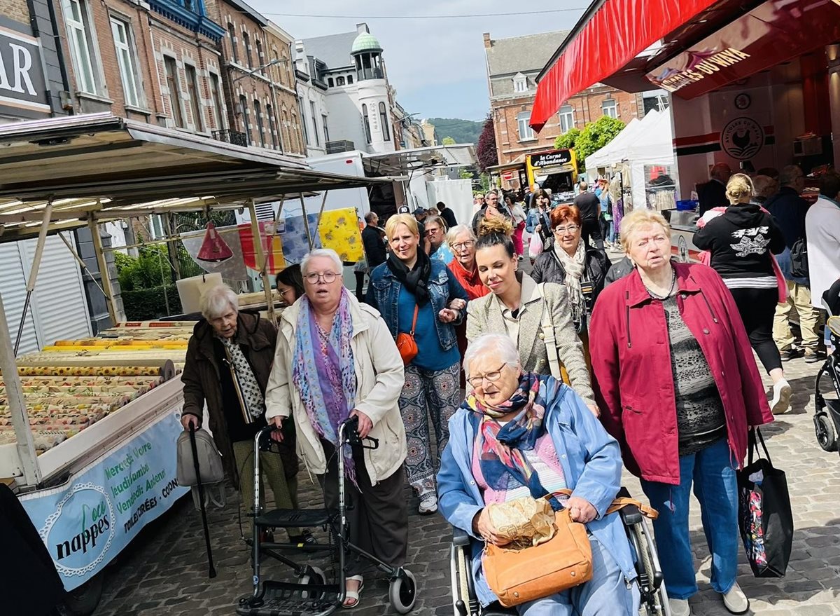Balade sur les marchés à Landenne