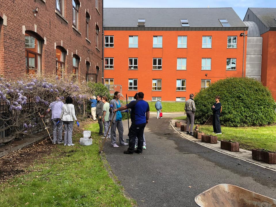 Préparation du jardin de la Résidence CHC Liège Mativa
